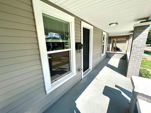 2nd image of 1275 Parkamo Ave