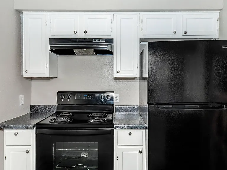 Cleburne Oaks — Photo 14