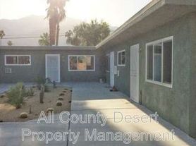 521 El Placer Rd, Palm Springs, CA