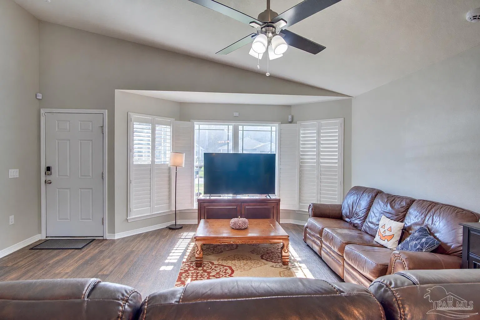3 bed, 1601 sqft, $1,850 — Photo 2