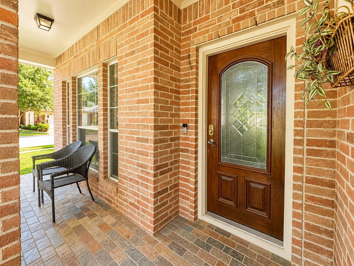 4 bed, 2.5 bath, 2285 sqft, $2,499 — Photo 3