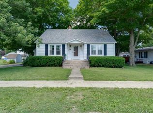 307 E Walnut St, Lexington, IL 61753