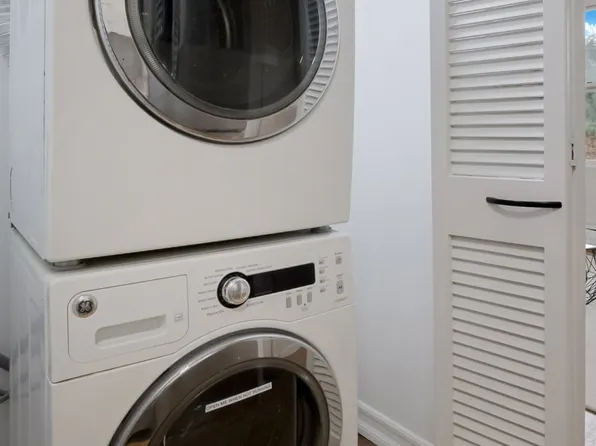 407 East 12th Street image 5 of 16