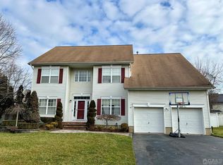 12 Beacon Pl, Old Bridge, NJ 08857