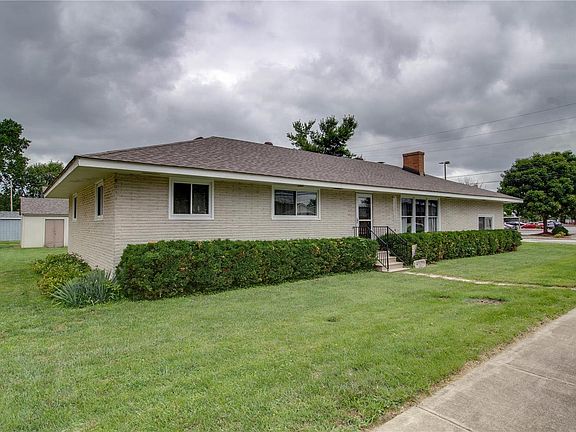 2nd image of 605 N Lange Ave