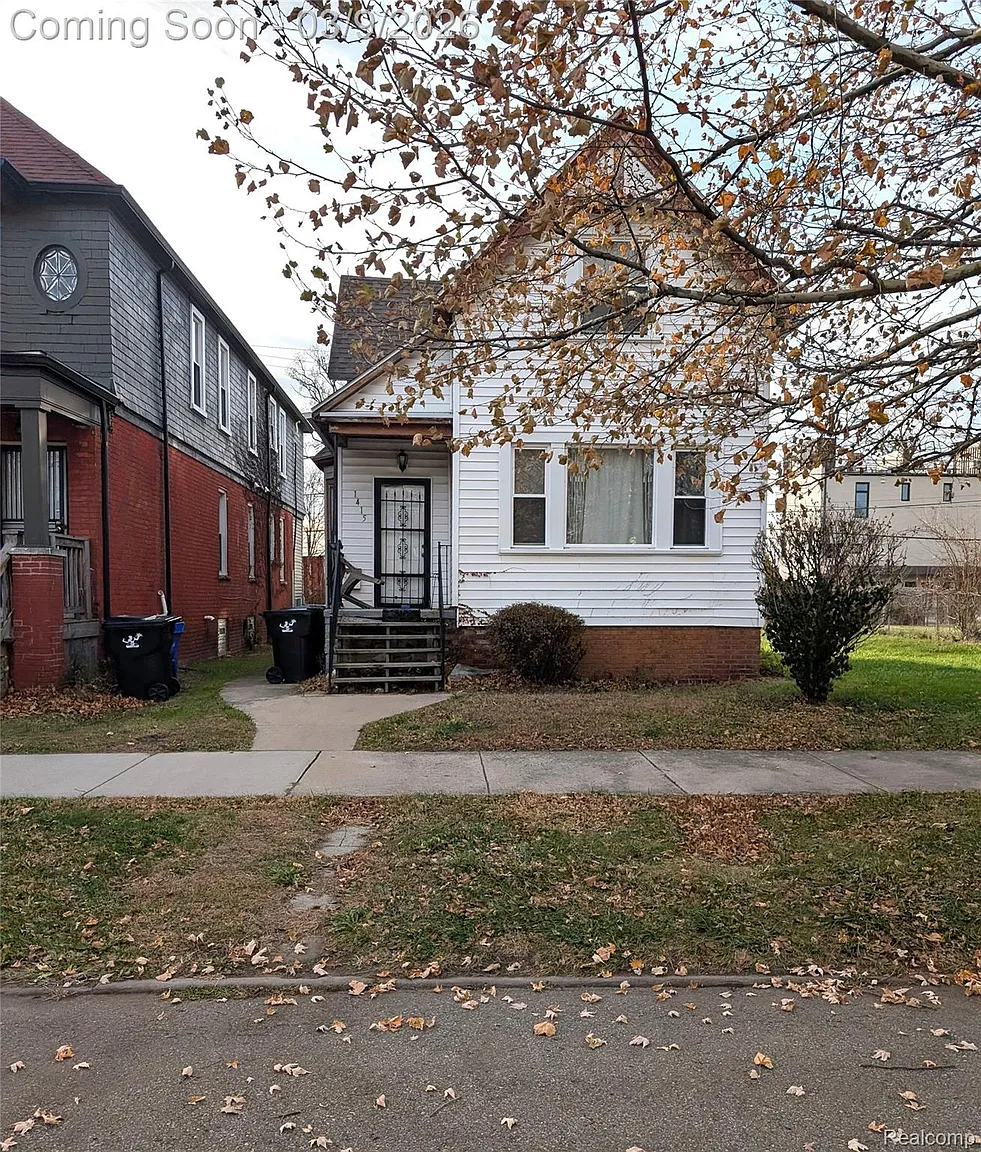 1415 Baldwin St photo 1