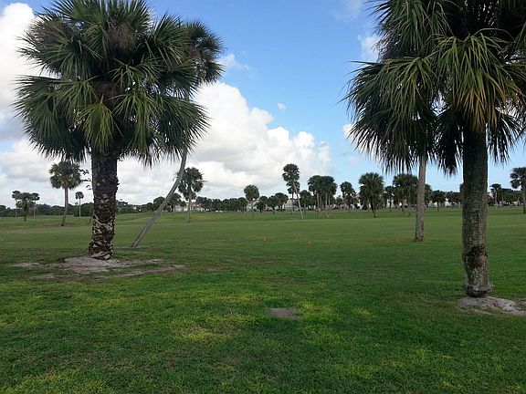 GOLF COURSE is your BACKYARD