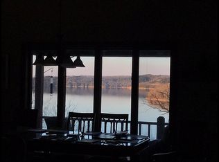 40 N Bluff Rd, Eureka Springs, AR 72631