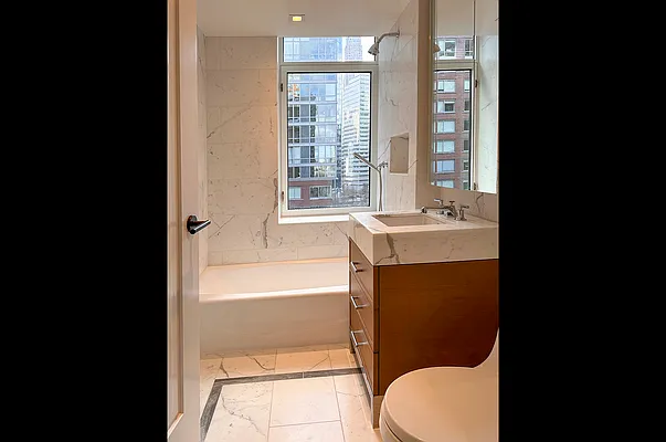 Rented by Coldwell Banker Warburg | media 14