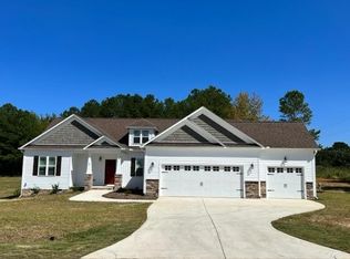 24 Red Rocks Cir, Benson, NC 27504