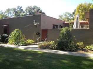 10 Charlton Hill Rd UNIT 10, Hamden, CT 06518