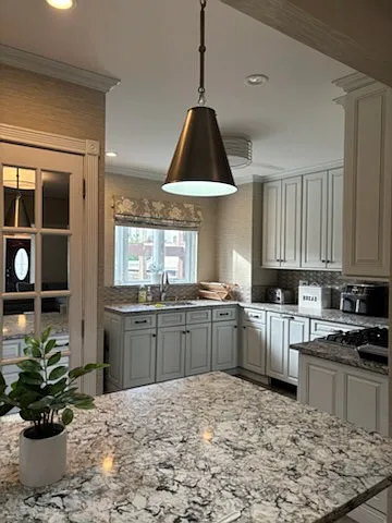 5 bed, 1728 sqft, $5,000 — Photo 2