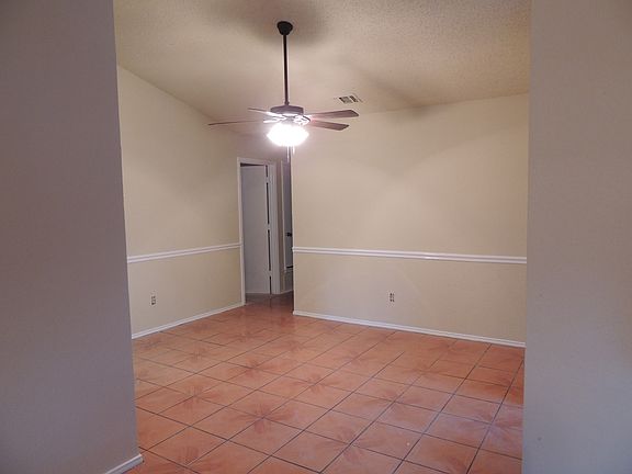 3rd image of 4102 Meadow Park Dr