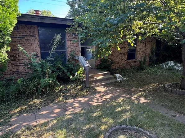 2105 Lafayette Dr, Norman, OK 73071