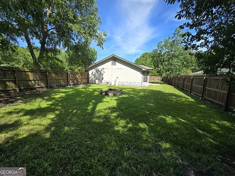 1001 Regal Rd — Photo 42