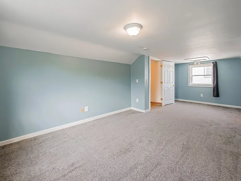 358 S Marshall St — Photo 22