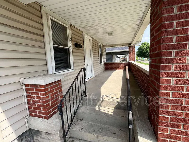 1534 Dawson St — Photo 2
