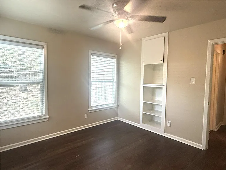 4718 Normandy Rd — Photo 5