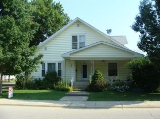 215 W Walnut St, Flora, IN 46929