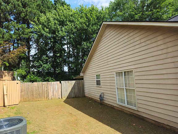 5th image of 2105 Lake Ford Cir