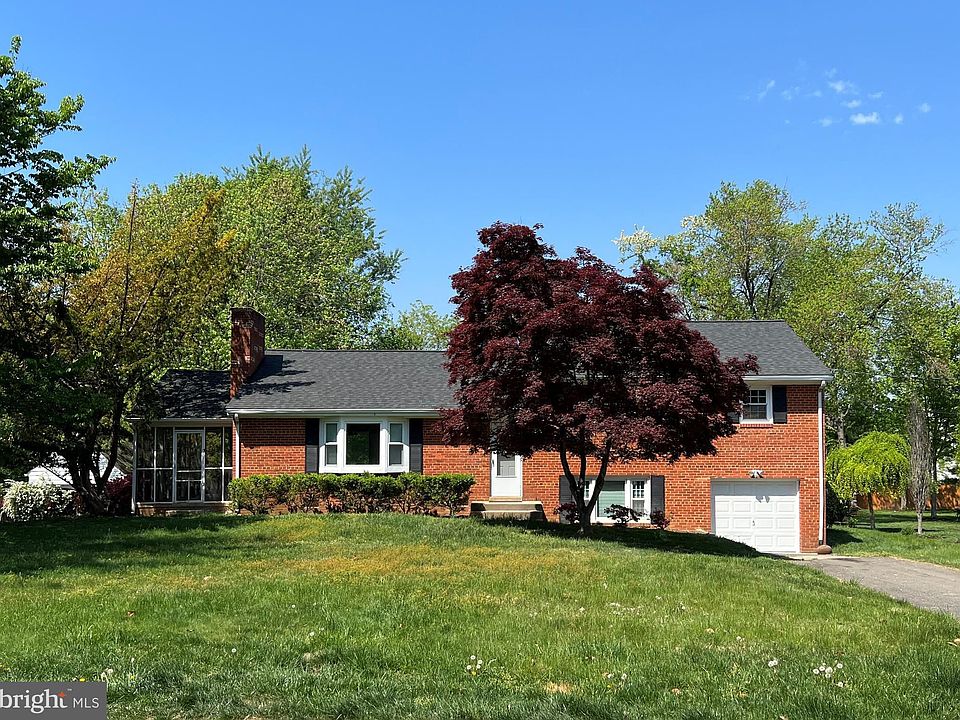 1st image of 4616 Willow Run Dr
