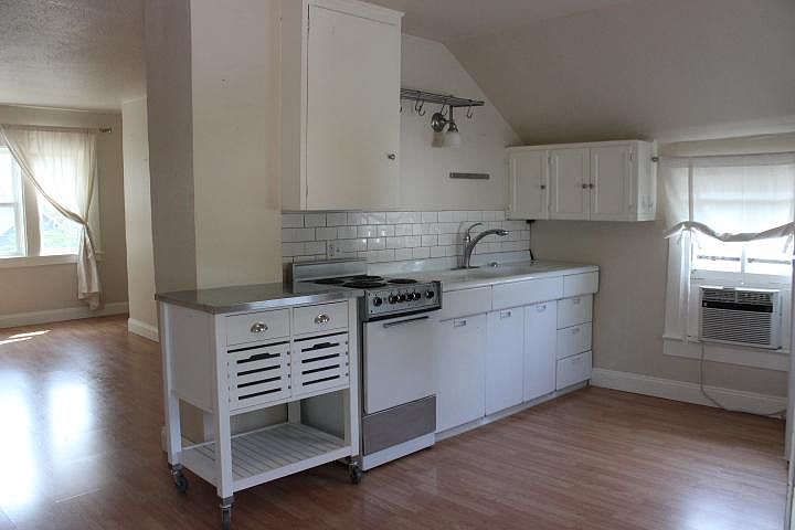 1st image of 602 E McLoughlin Blvd APT 4