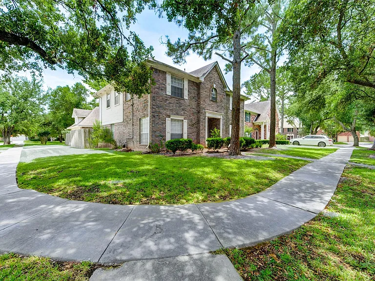 2338 Bent River Dr — Photo 1