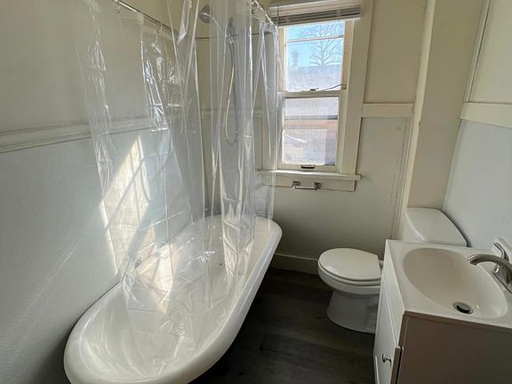 4th image of 812 SW 6th Ave #814