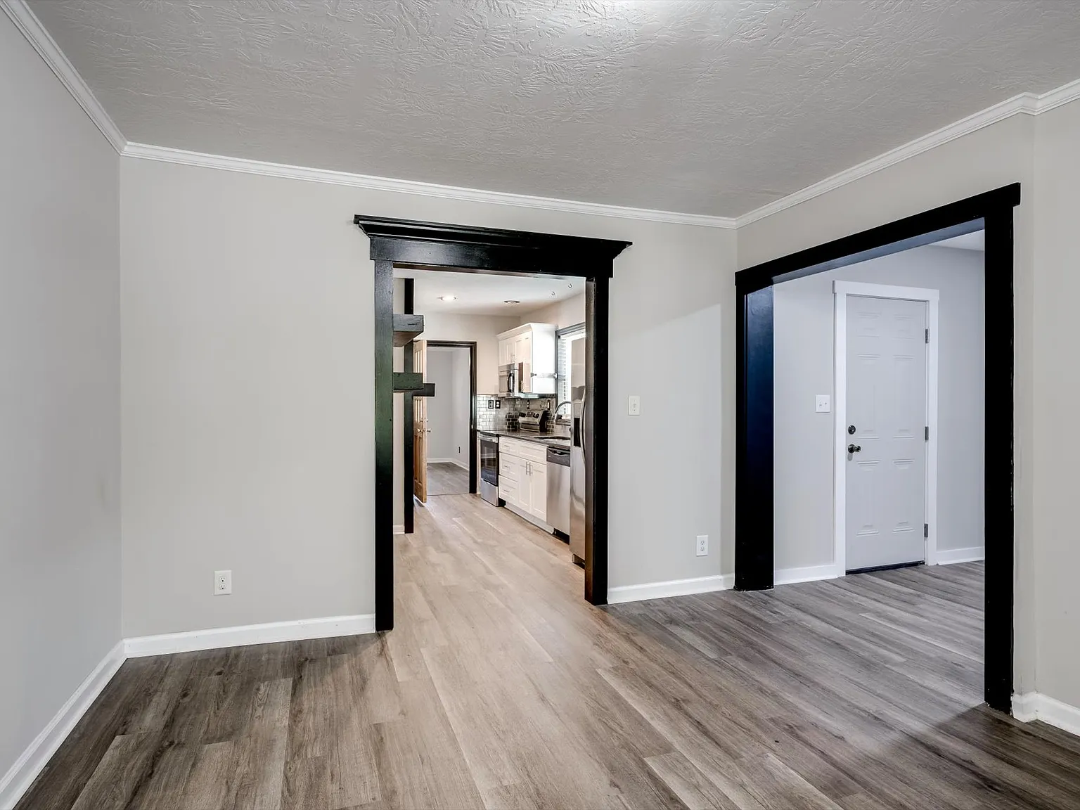 4 bed, 1605 sqft, $2,200 — Photo 4