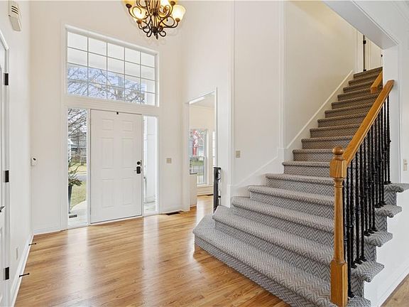 3rd image of 5104 W 158th St