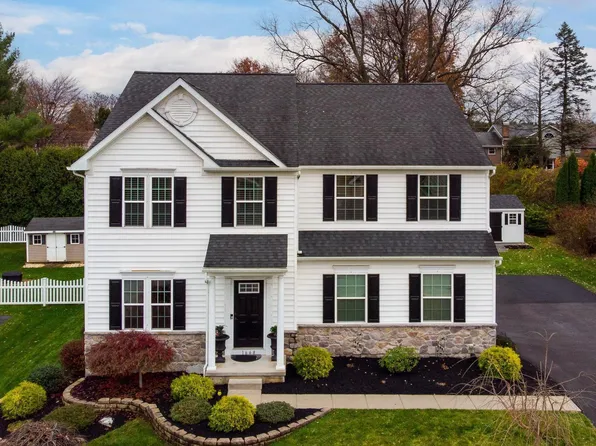 1668 E Thistle Dr, Wyomissing, PA 19610
