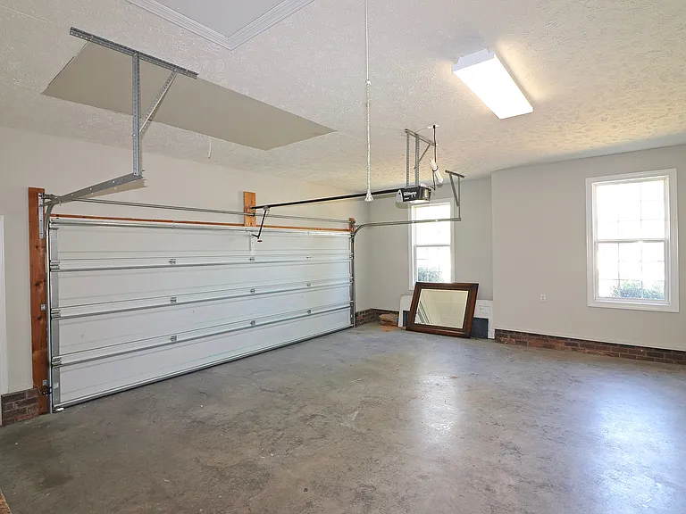 195 Russet Ct — Photo 46