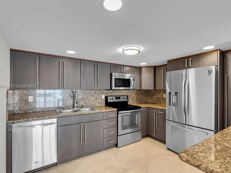 1800 Collins Ave #10F — Photo 12