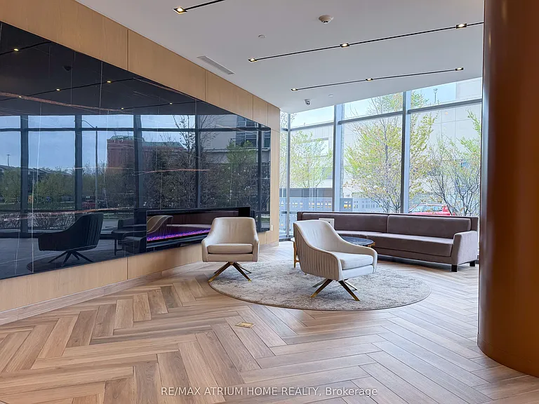 225 Village Green Sq #2705 — Photo 19