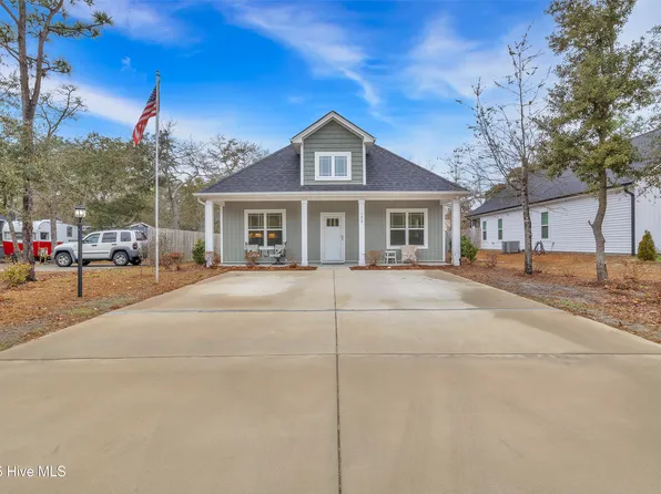 123 NE 12th Street, Oak Island, NC 28465