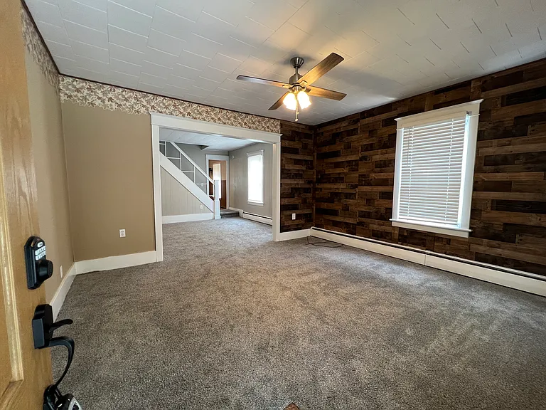 136 Sanders Rd — Photo 12