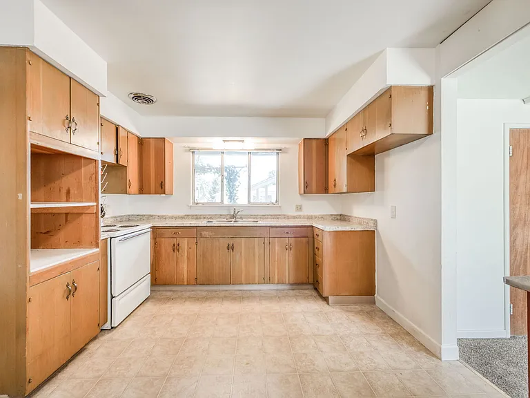2526 E Hampton Way — Photo 18
