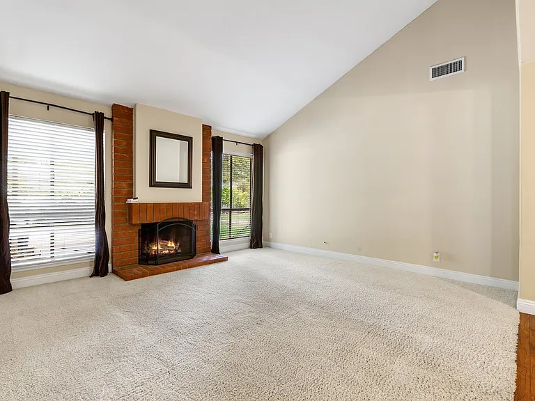 1517 Uppingham Dr — Photo 6