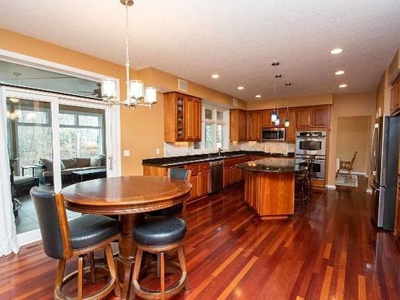 5th image of 1880 Topaz Dr