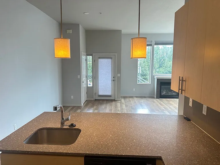 1607 NW Davis St — Photo 42