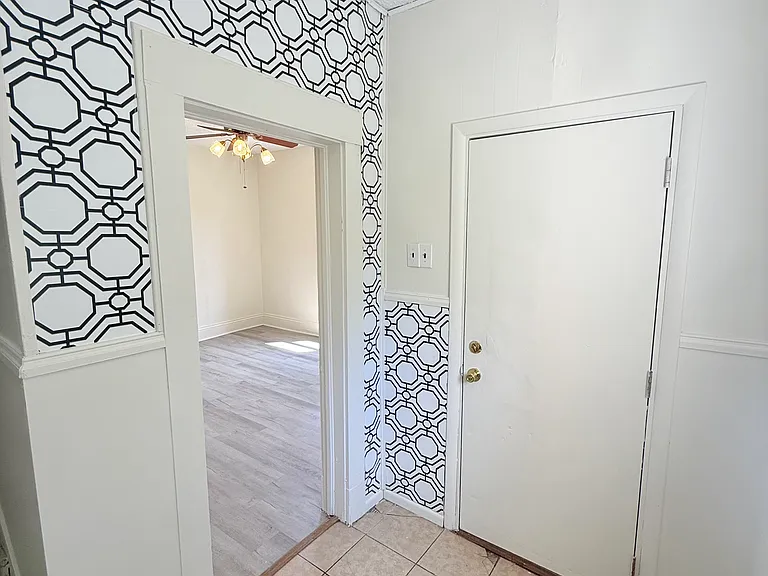 407 Electric St — Photo 7