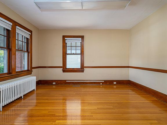 5th image of 211 E Jackson Ave