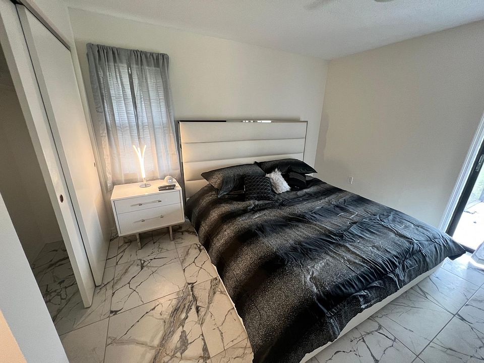 1st image of 4158 Tamiami Trl APT T7