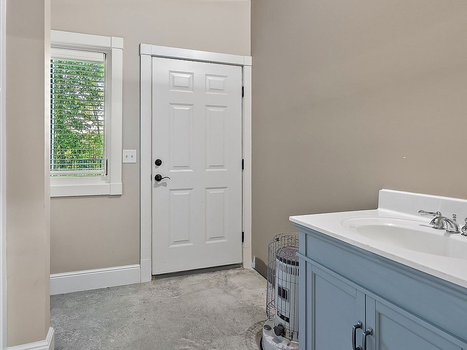 55th image of 415 Summer Breeze Dr