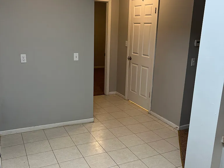 427 S 14th St #427 — Photo 4