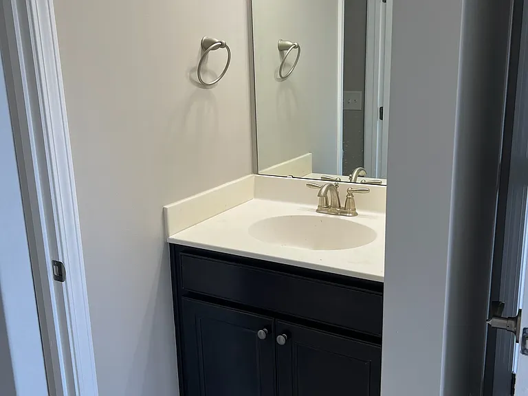525 Parlier Dr — Photo 18