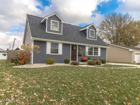 317 Pepperton Dr, Oregon, OH 43616