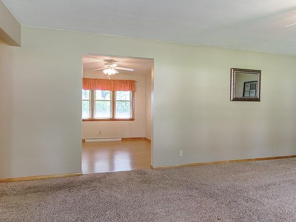 4th image of 183 Woodbine Dr