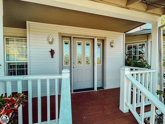 4th image of 17551 Scenic Heights Dr