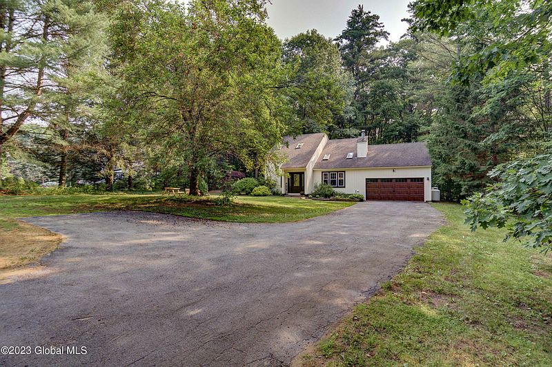 2nd image of 16 Amber Way